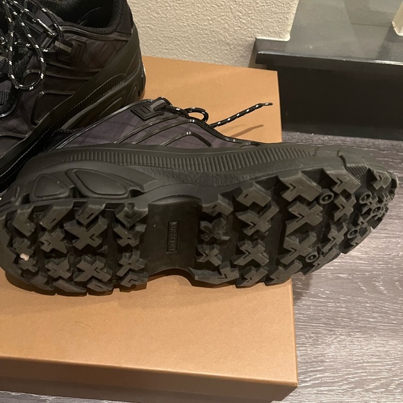 authentic Burberry low top Arthur sneakers Men - Picture 6 of 8